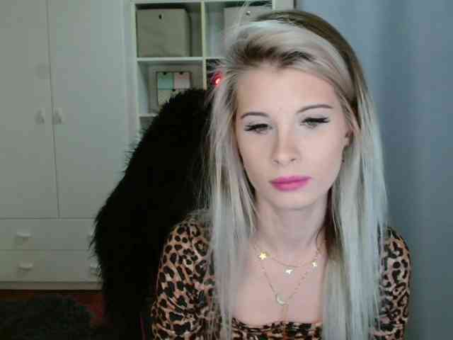 KristineNatural webcam