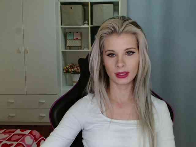 KristineNatural webcam
