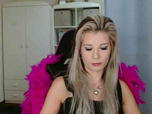 KristineNatural webcam