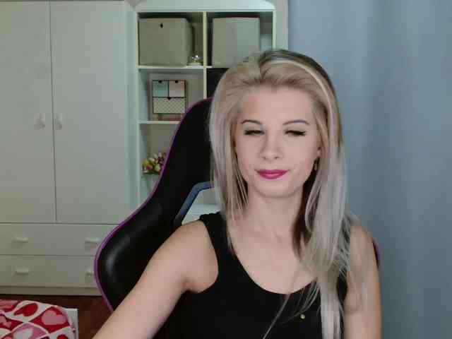 KristineNatural webcam