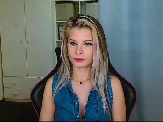 KristineNatural webcam