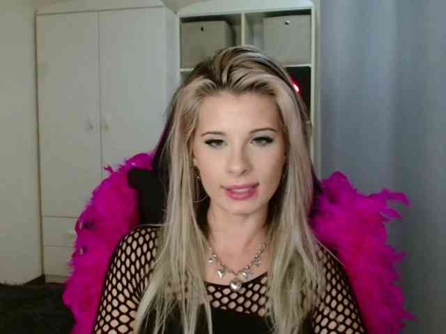 KristineNatural webcam