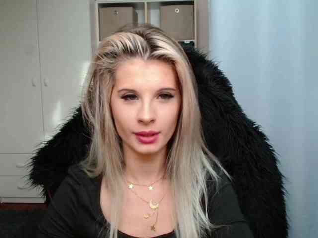 KristineNatural webcam