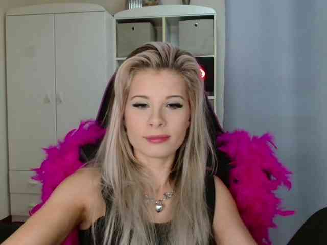 KristineNatural webcam