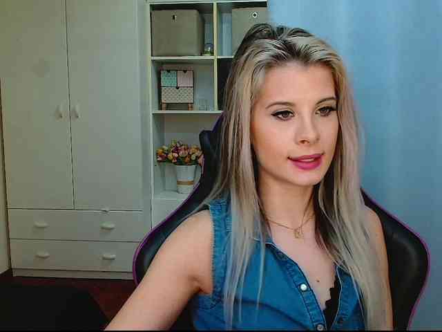 KristineNatural webcam