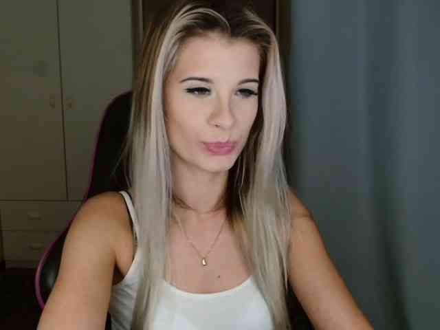 KristineNatural webcam