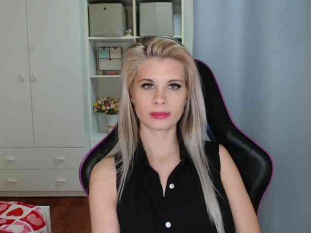 KristineNatural webcam