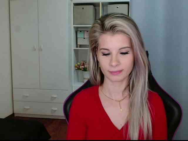 KristineNatural webcam