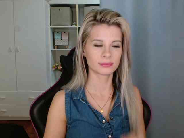 KristineNatural webcam