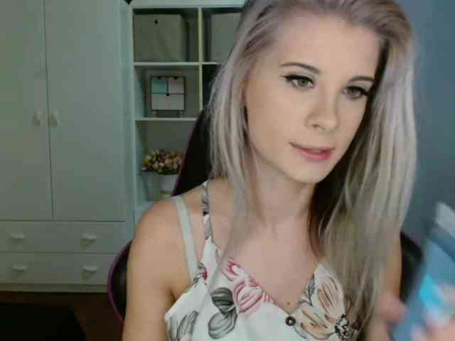 KristineNatural webcam