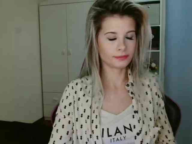 KristineNatural webcam