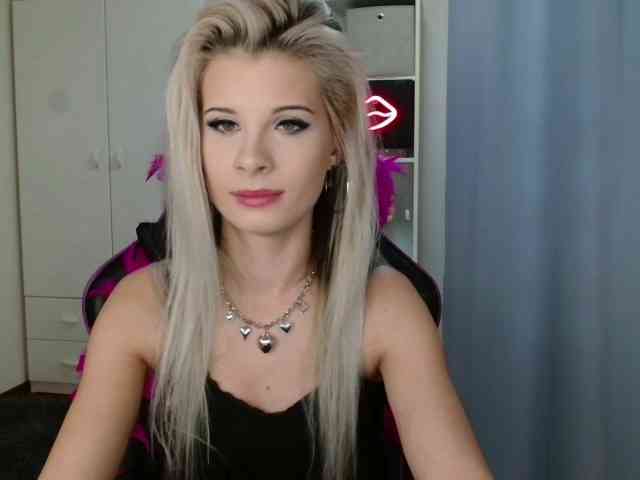 KristineNatural webcam