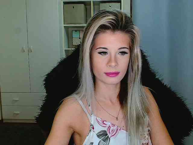 KristineNatural webcam