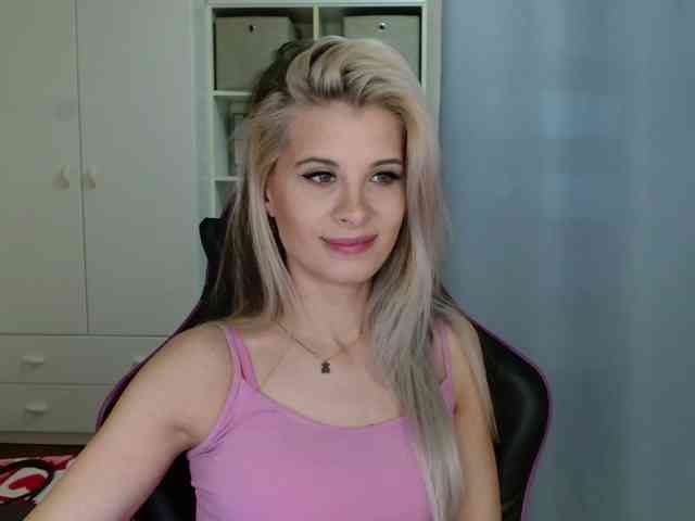 KristineNatural webcam