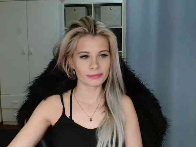 KristineNatural webcam