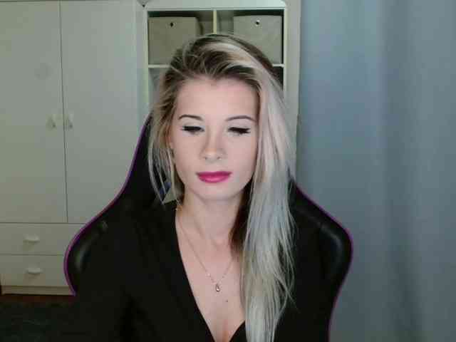 KristineNatural webcam