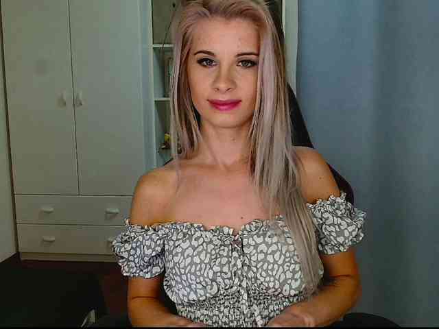 KristineNatural webcam