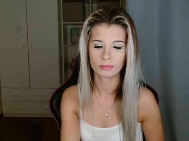 KristineNatural webcam