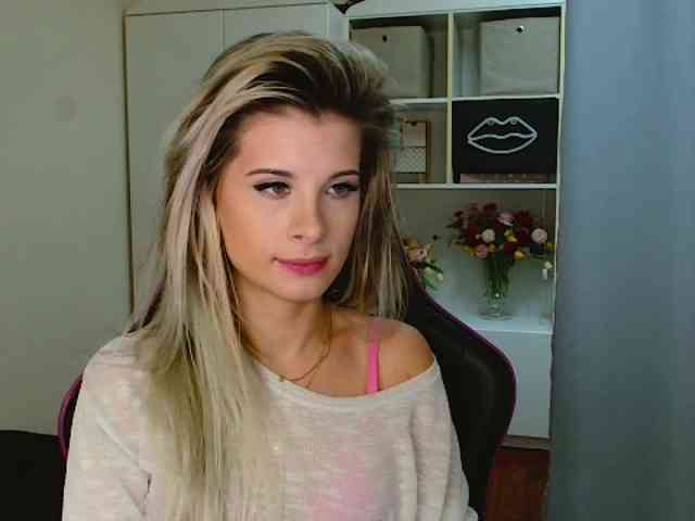 KristineNatural webcam