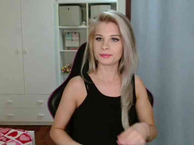 KristineNatural webcam