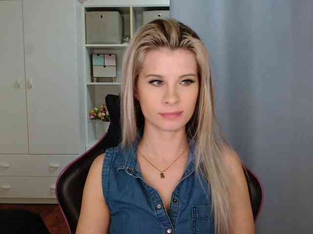 KristineNatural webcam