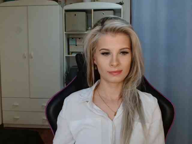 KristineNatural webcam