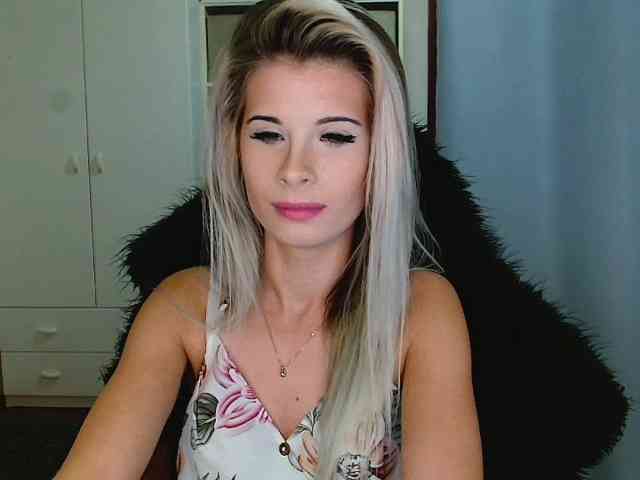 KristineNatural webcam