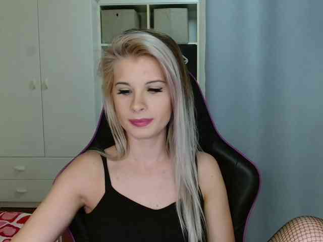 KristineNatural webcam