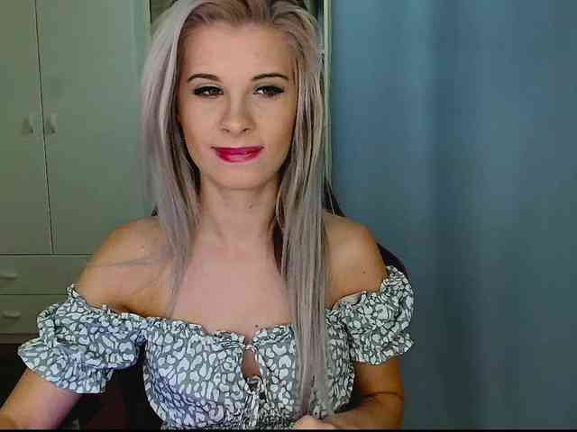 KristineNatural webcam