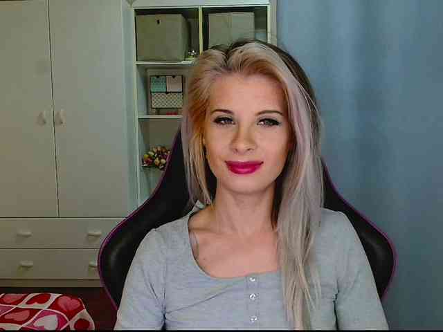 KristineNatural webcam