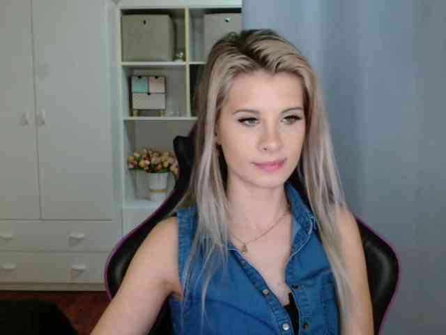 KristineNatural webcam