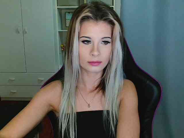 KristineNatural webcam