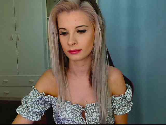 KristineNatural webcam