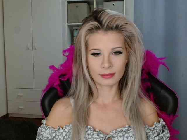 KristineNatural webcam