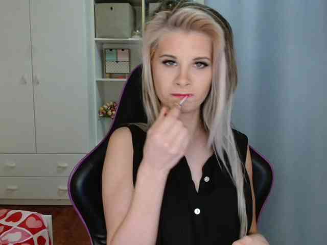 KristineNatural webcam