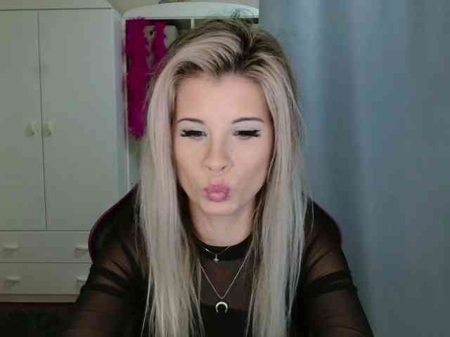 KristineNatural webcam