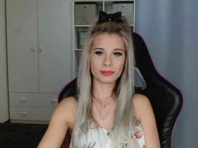 KristineNatural webcam