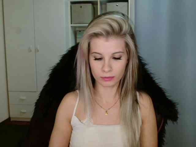 KristineNatural webcam