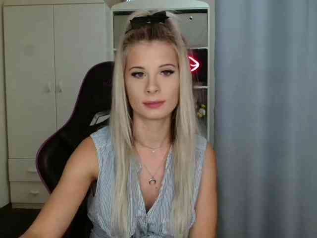 KristineNatural webcam