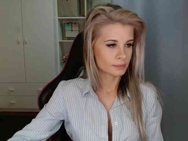 KristineNatural webcam