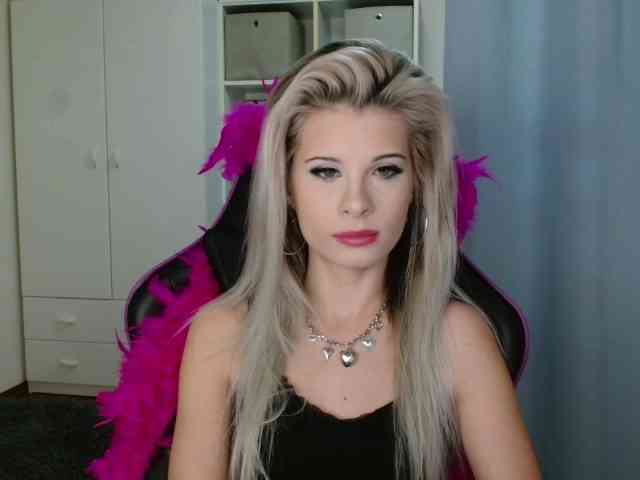 KristineNatural webcam