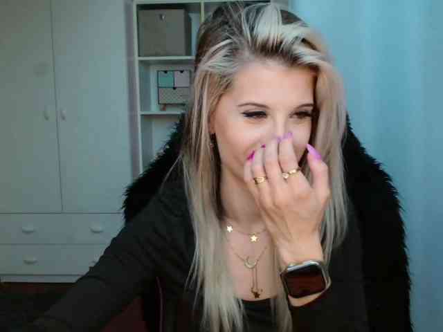 KristineNatural webcam