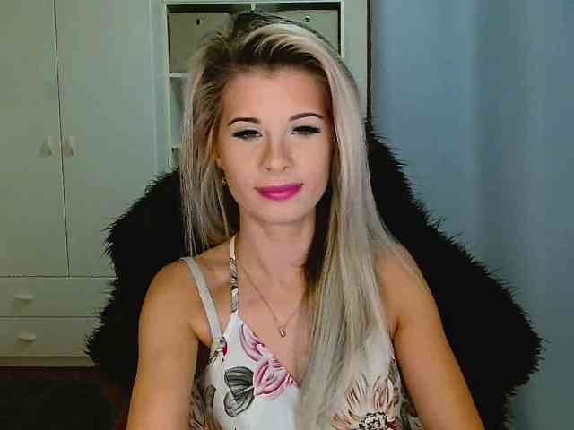 KristineNatural webcam