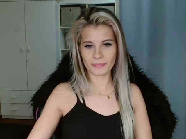 KristineNatural webcam