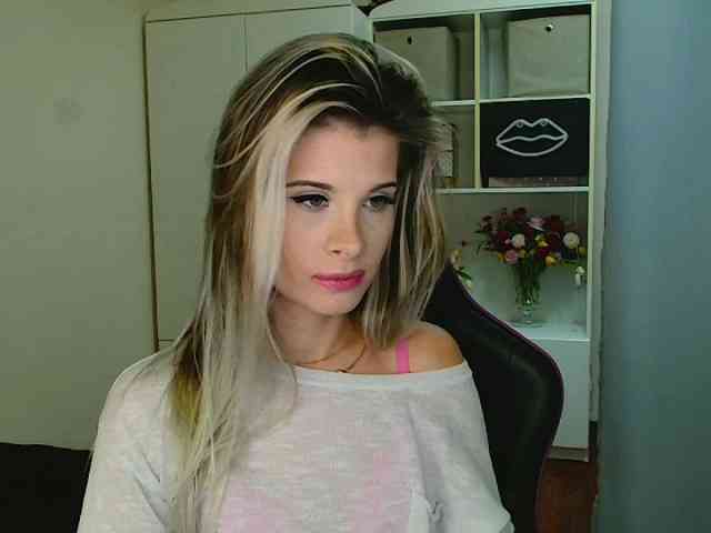 KristineNatural webcam