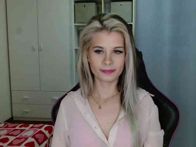 KristineNatural webcam
