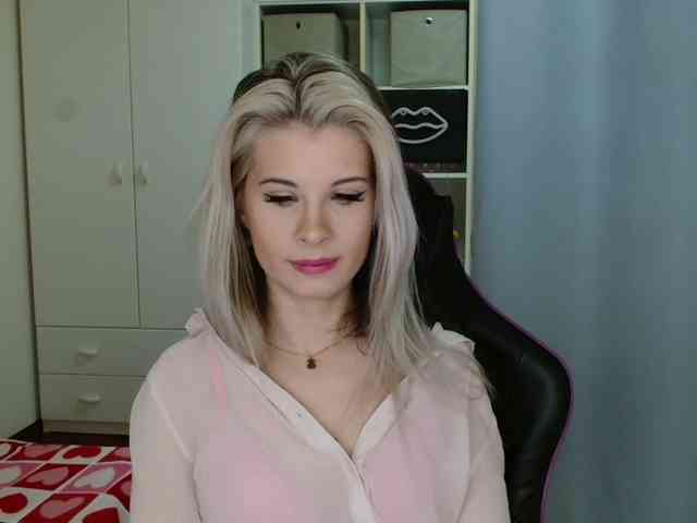 KristineNatural webcam