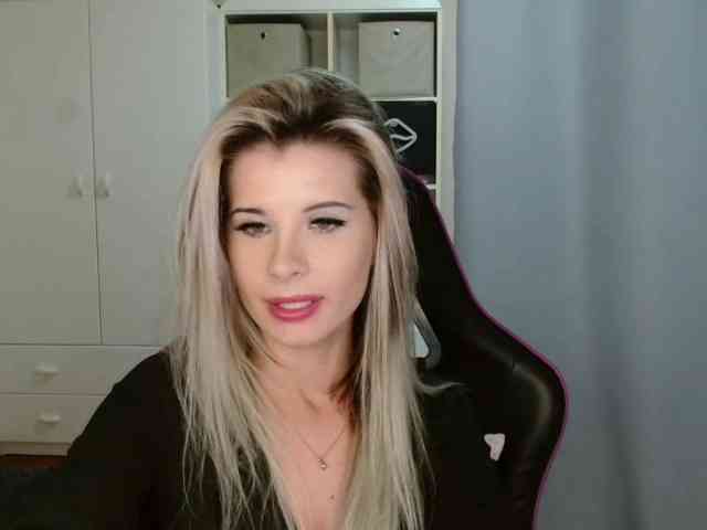 KristineNatural webcam