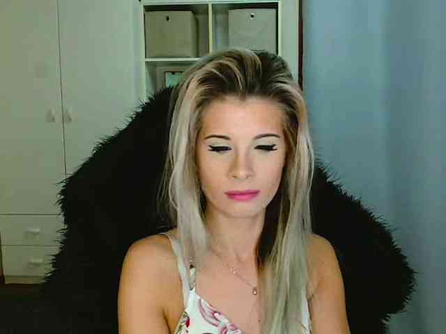 KristineNatural webcam