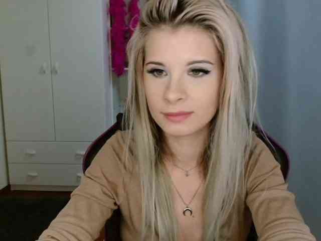 KristineNatural webcam